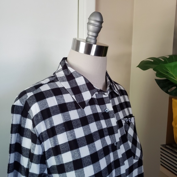 Peloton Button Down Shirt Size Medium NEW! - Picture 16 of 16